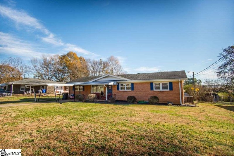 Property image 2 at 3 Woodridge Drive, Greenville, SC 29611