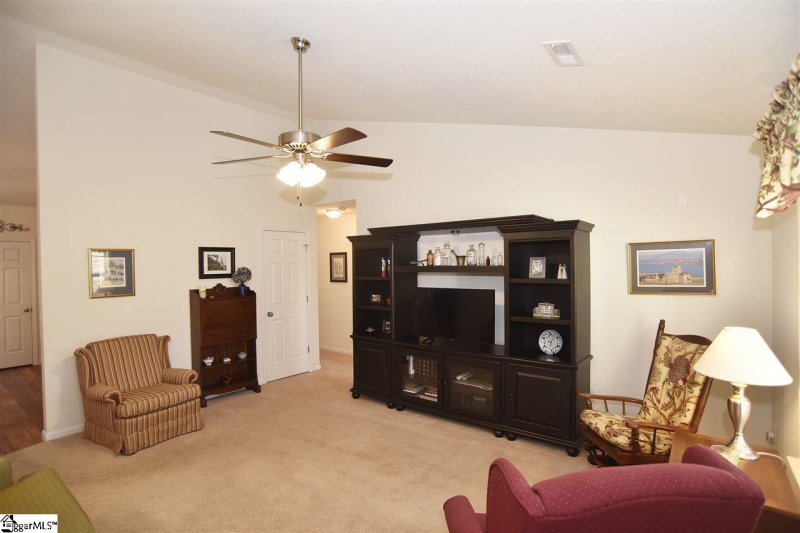 Property image 2 at 39 Camrose Drive, Greer, SC 29651