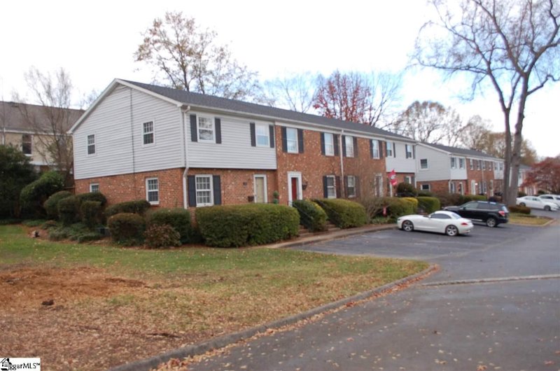 Property image 2 at 815 Edwards Road, Greenville, SC 29615