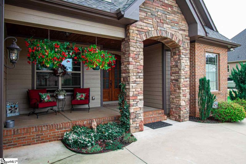 Property image 4 at 324 Brown Farm Way, Taylors, SC 29687