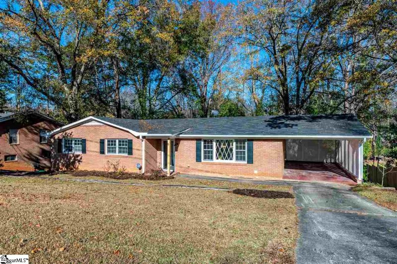 Property image 2 at 6 N Oak Forest Drive, Greenville, SC 29617-1815
