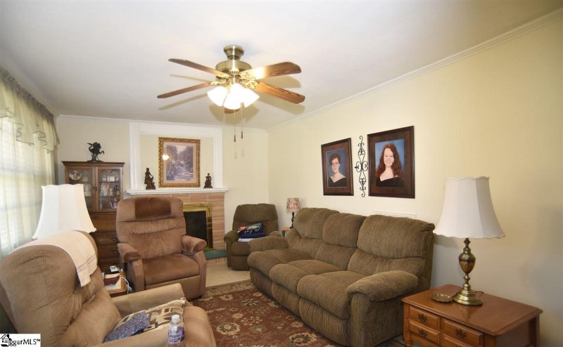 Property image 3 at 102 Benjamin Avenue, Greer, SC 29651