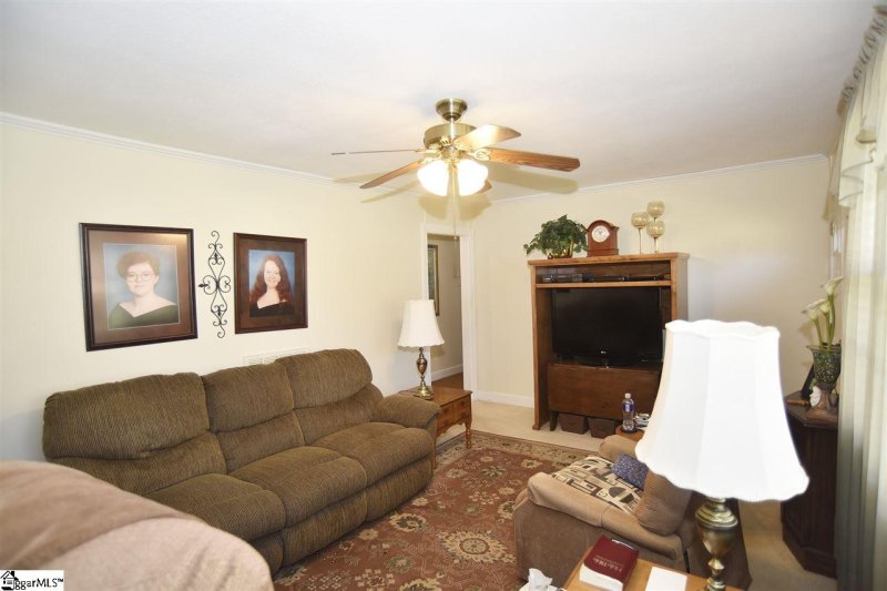 Property image 4 at 102 Benjamin Avenue, Greer, SC 29651
