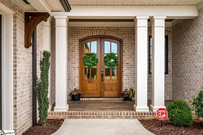 Property image 2 at 300 Tanoak Court, Simpsonville, SC 29681