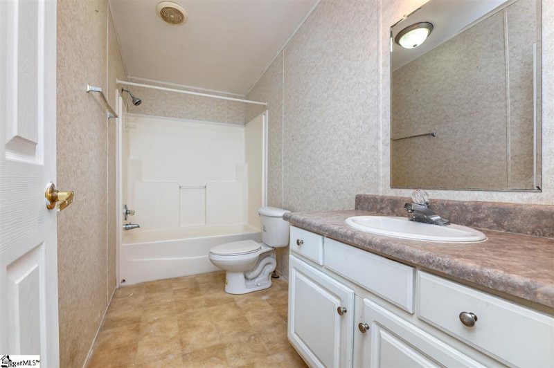 Property image 5 at 147 Sir Lancelot Drive, Piedmont, SC 29673