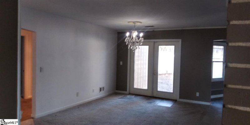 Property image 3 at 111 Forestdale Drive, Taylors, SC 29687