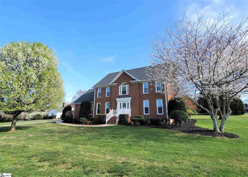 9 Silver Ridge Court