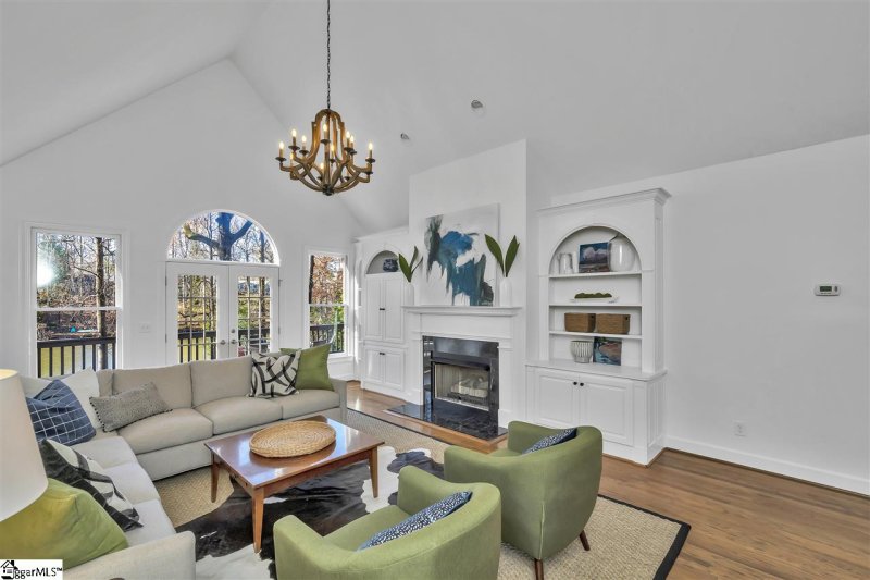 Property image 2 at 56 Lake Forest Drive, Greenville, SC 29609