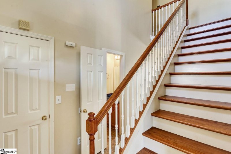 Property image 4 at 27 Michell Drive, Taylors, SC 29687