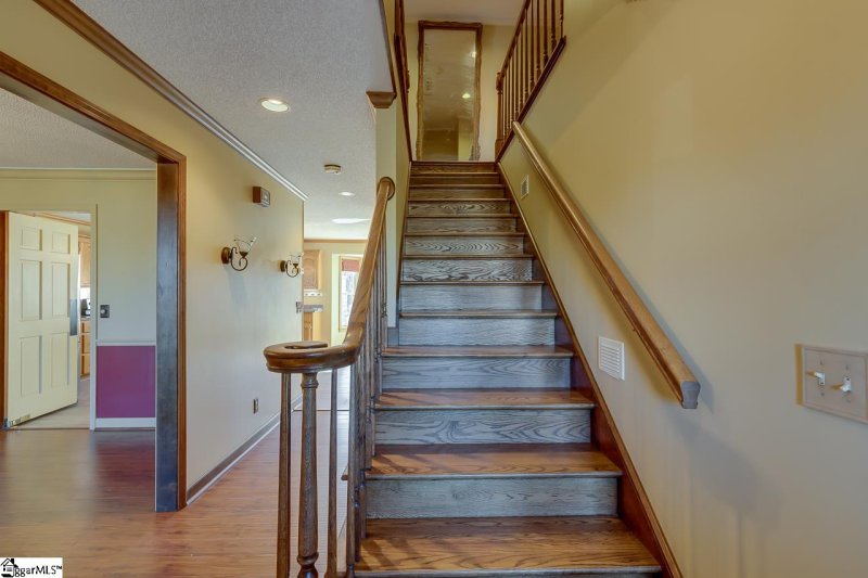 Property image 4 at 14 Summit Court, Taylors, SC 29687