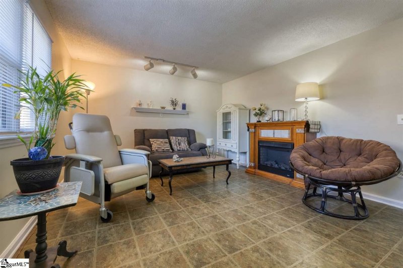 Property image 5 at 103 Chatham Drive, Greenville, SC 29605