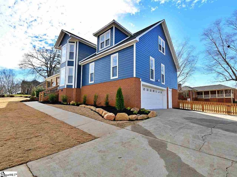 Property image 2 at 201 Grayson Drive, Travelers Rest, SC 29690