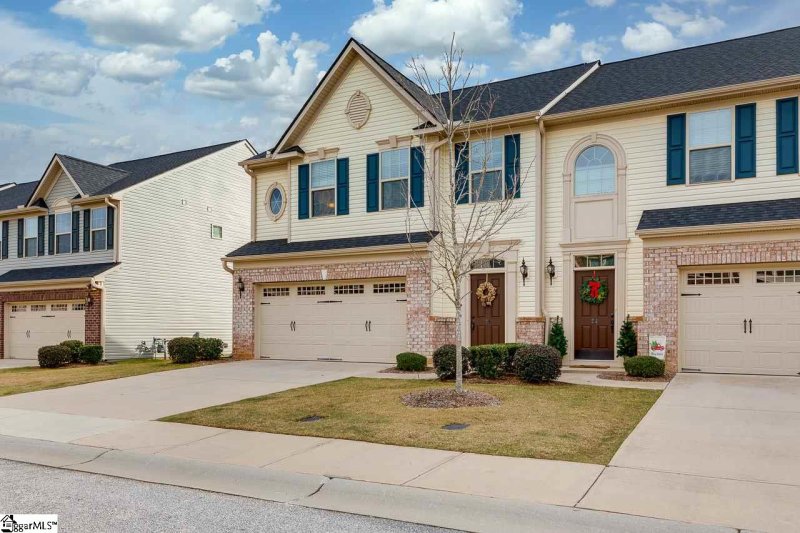 Property image 2 at 26 Irvington Drive, Greer, SC 29650