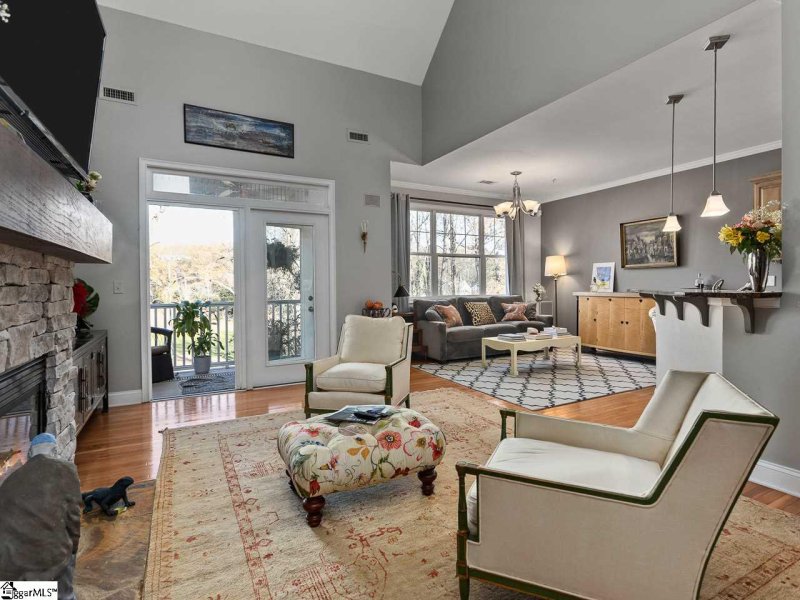 Property image 2 at 8 Edge Court, Greenville, SC 29609