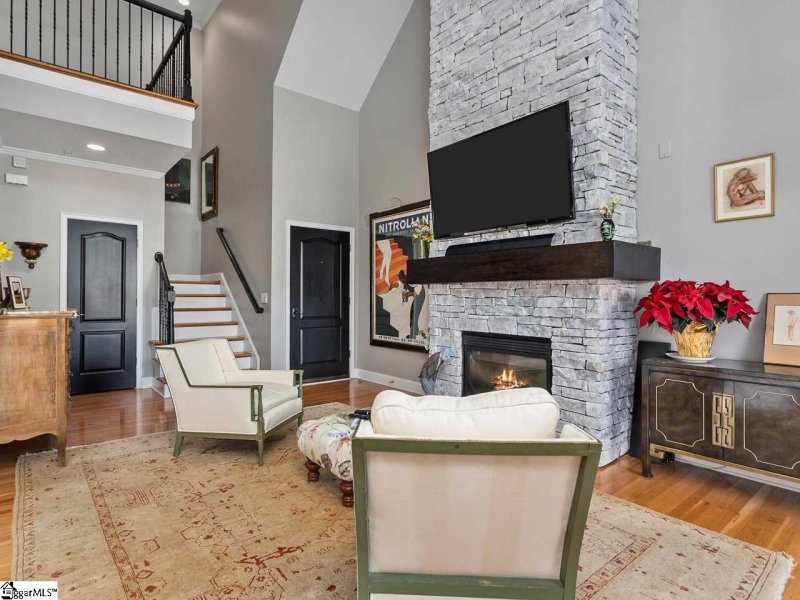 Property image 4 at 8 Edge Court, Greenville, SC 29609