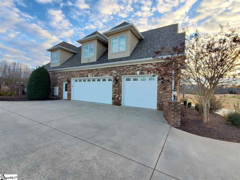 Property image 2 at 100 Woodstream Way, Williamston, SC 29697