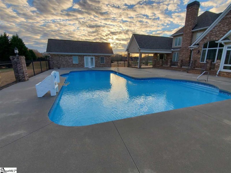 Property image 4 at 100 Woodstream Way, Williamston, SC 29697