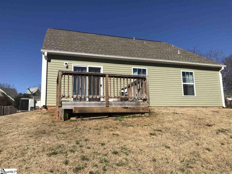 Property image 2 at 105 Glazed Springs Court, Easley, SC 29642