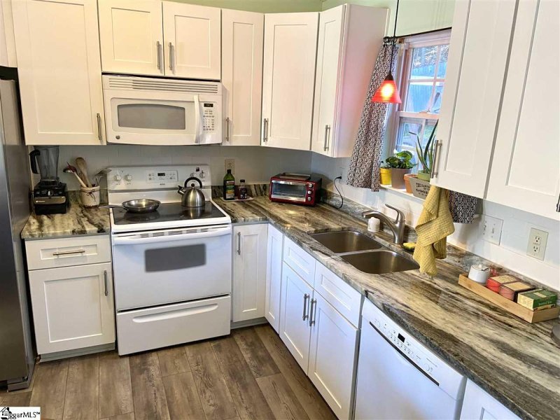 Property image 5 at 512 Crescentwood Court, Taylors, SC 29687