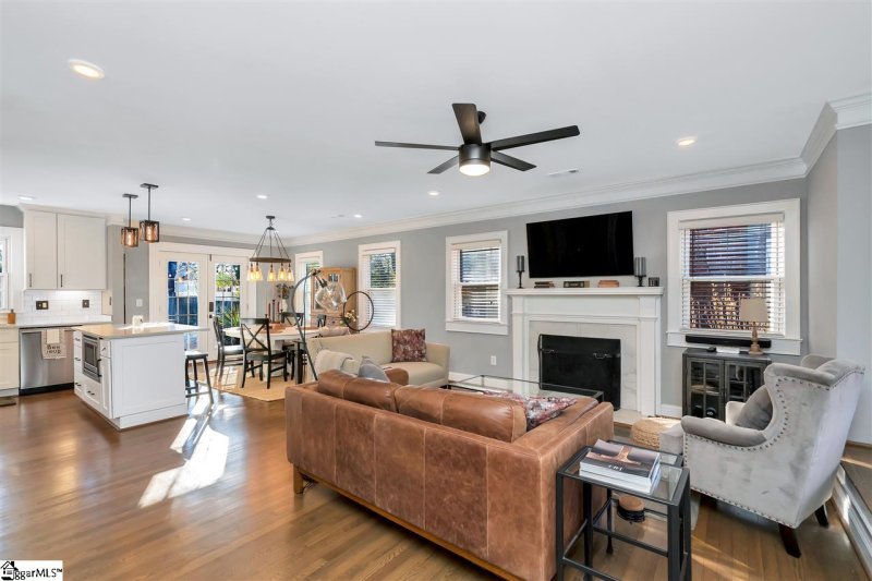 Property image 5 at 32 Sycamore Drive, Greenville, SC 29607