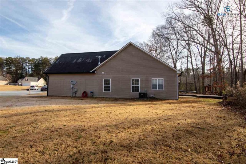 Property image 3 at 725 CARDINAL WOODS Way, Easley, SC 29642