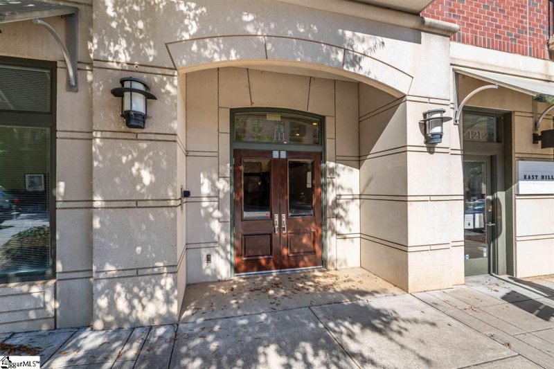 Property image 2 at 111 E McBee Avenue, Greenville, SC 29607