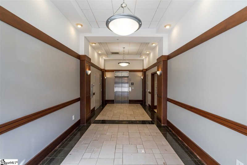 Property image 3 at 111 E McBee Avenue, Greenville, SC 29607