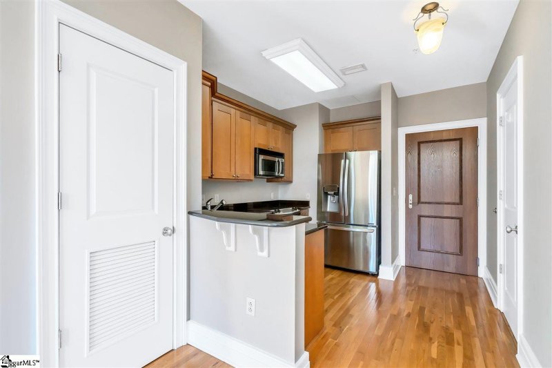 Property image 5 at 111 E McBee Avenue, Greenville, SC 29607