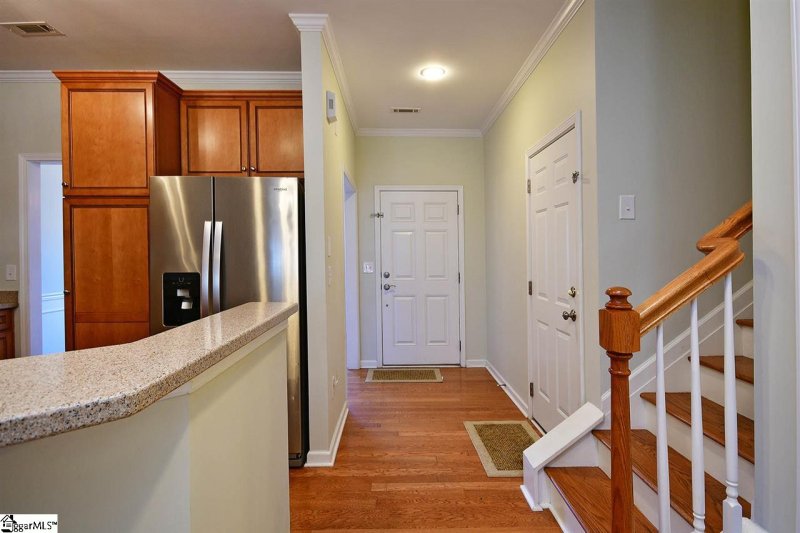 Property image 3 at 9 Barnwood Circle, Greenville, SC 29607