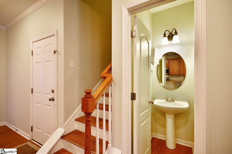 Property image 4 at 9 Barnwood Circle, Greenville, SC 29607