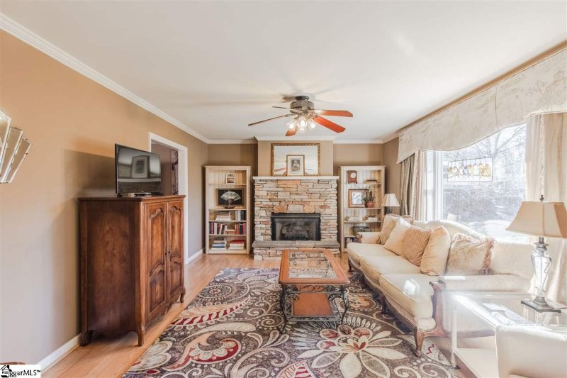 Property image 2 at 102 Coral Drive, Taylors, SC 29687