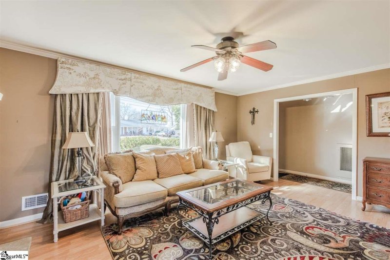 Property image 3 at 102 Coral Drive, Taylors, SC 29687