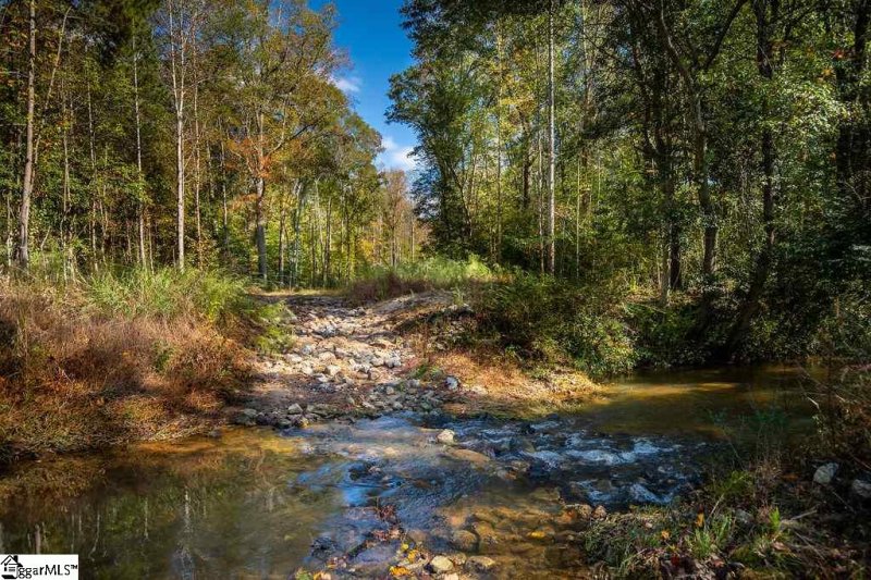 Property image 5 at 810 Tannat Court, Simpsonville, SC 29681