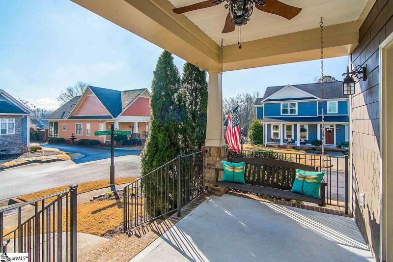 Property image 2 at 22 Worthington Court, Simpsonville, SC 29681