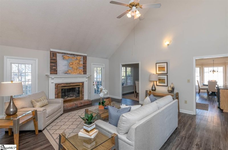 Property image 2 at 103 E Hypericum Lane, Greenville, SC 29615