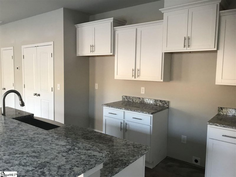 Property image 4 at 198 Rosewood Circle, Duncan, SC 29334