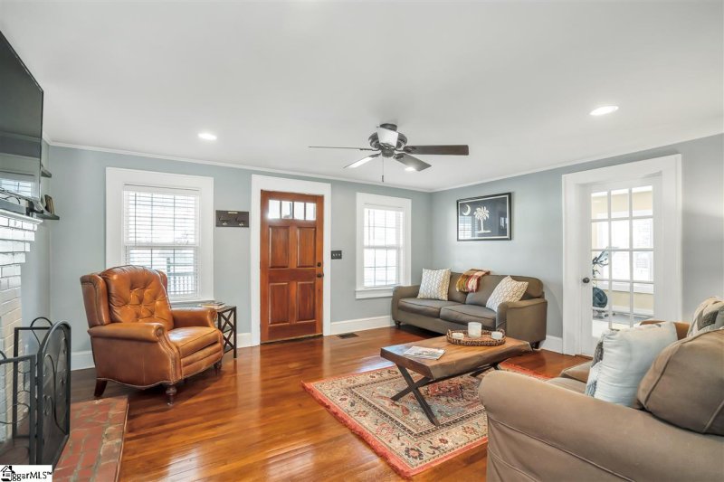 Property image 3 at 105 Harrington Avenue, Greenville, SC 29607