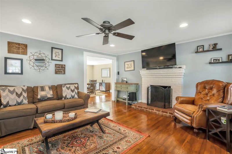 Property image 4 at 105 Harrington Avenue, Greenville, SC 29607
