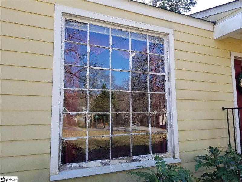 Property image 2 at 12 Wedgewood Drive, Greenville, SC 29609