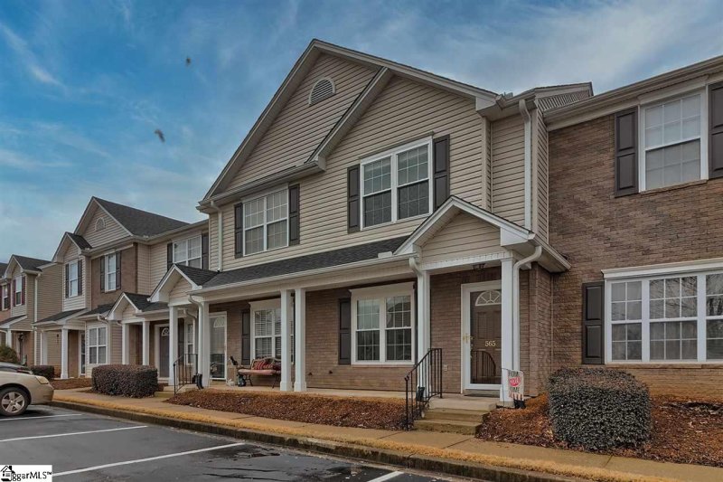 Property image 2 at 565 Waterbrook Drive, Greenville, SC 29607