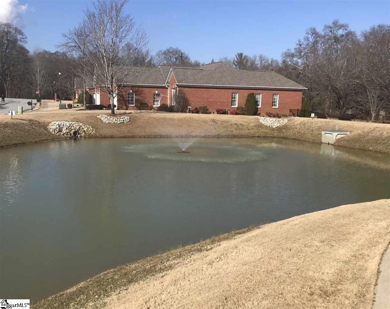 Property image 2 at 11 Hartsfield Court, Easley, SC 29642