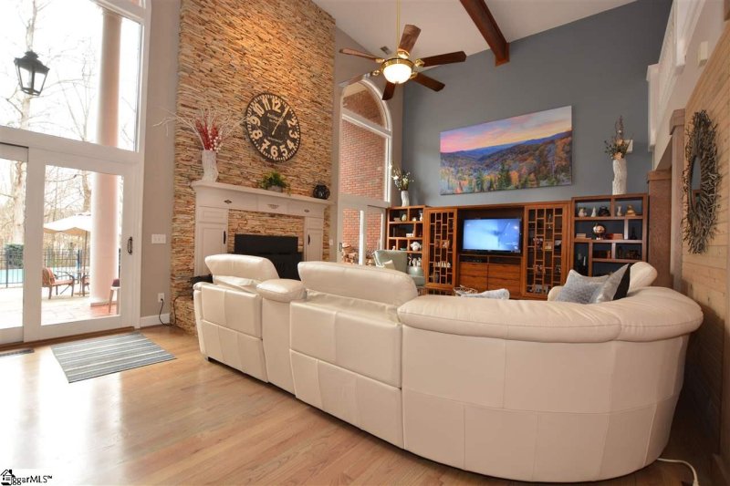 Property image 2 at 271 Ridge Way, Simpsonville, SC 29680