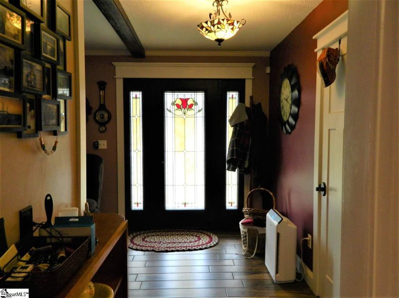 Property image 4 at 532 Indian Trail, Taylors, SC 29687-4940