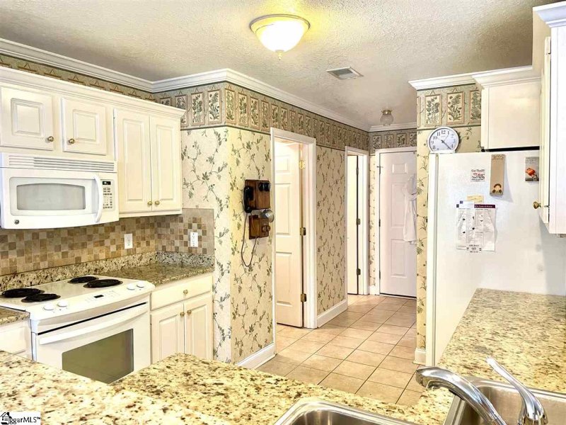 Property image 2 at 815 Bluffton Drive, Roebuck, SC 29376