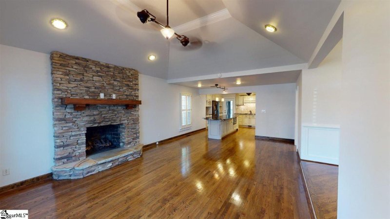 Property image 5 at 112 LeGrae Lane, Taylors, SC 29687