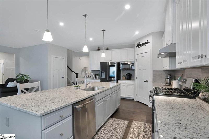 Property image 3 at 204 Edwin Ellis Drive, Greer, SC 29651