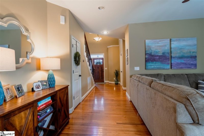 Property image 5 at 2 Greenwood Avenue, Greenville, SC 29615