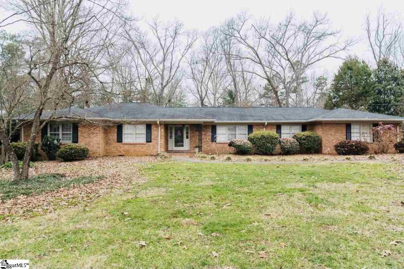 Property image 2 at 301 Lake Forest Drive, Spartanburg, SC 29307