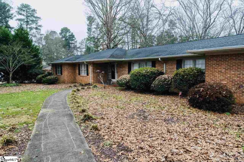 Property image 3 at 301 Lake Forest Drive, Spartanburg, SC 29307