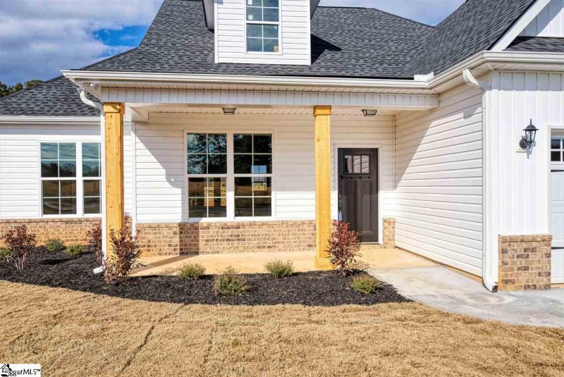 Property image 2 at 103 Carolina Drive, Piedmont, SC 29673